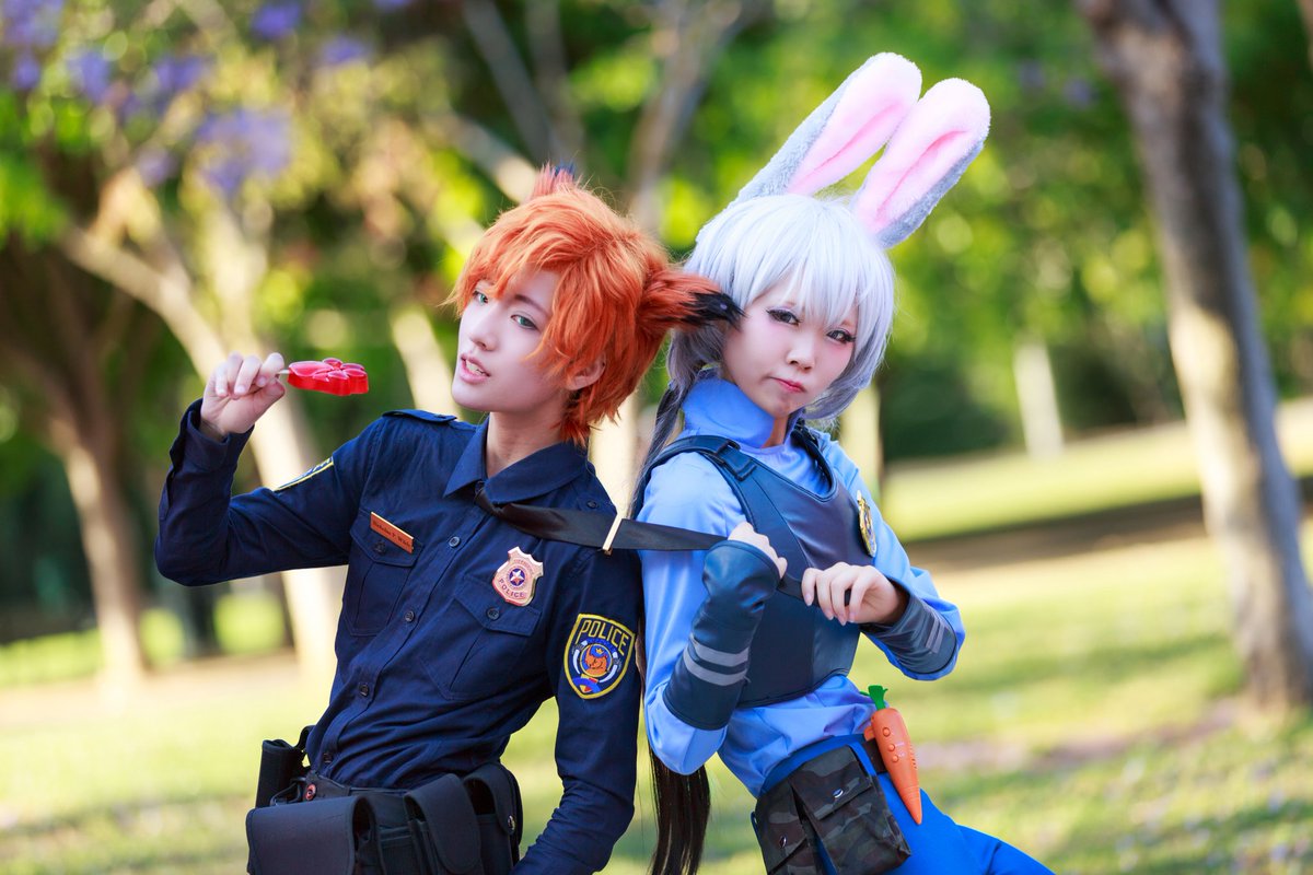 PictorPicture's tweet photo. "this way!"...as #judyhopps @mieparfait drags #nickwilde @maybesleeping at #fanimecon2016 https://t.co/1QdpGLwrSx