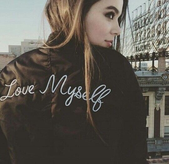 zoesbryson's tweet photo. i love myself. https://t.co/cckEFcPQQ2
