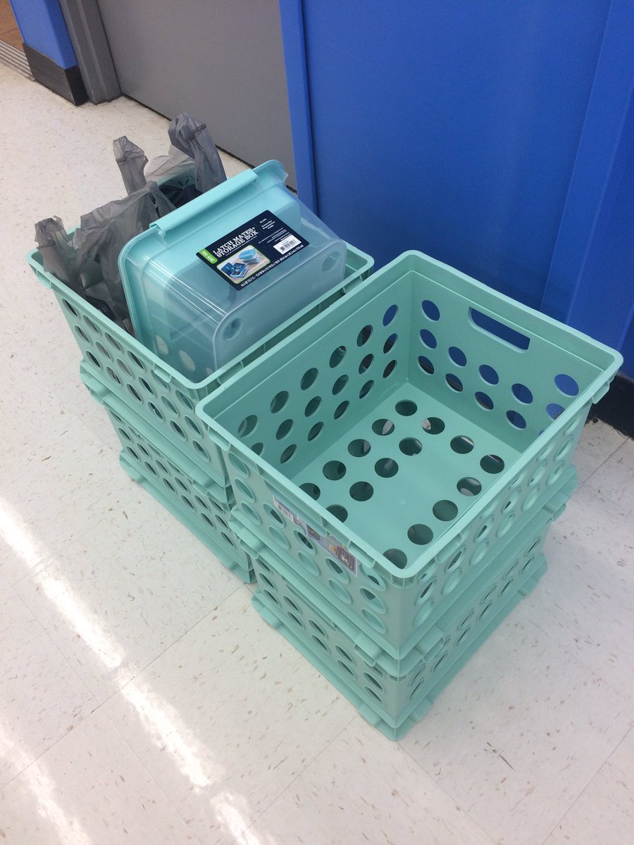 natnmiller's tweet photo. Worker: Freshman?
Me: Junior 
Worker: *blank stare*
Me: I just really like organization 😂

#noshame #backtoschool https://t.co/7frt9Cu0Y4