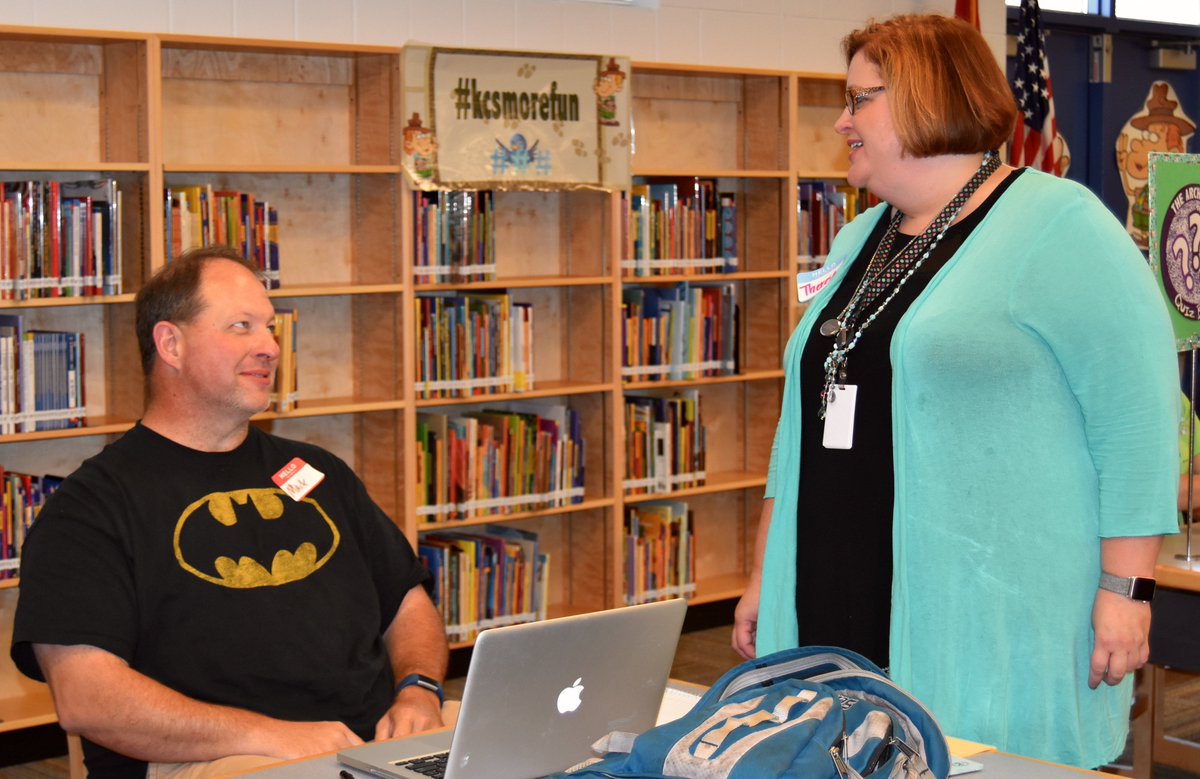 KcsCredit's tweet photo. @tjnix working with a student @CanvasLMS Camp @NorthshoreES Great ideas and sharing @KCSEdTech @KnoxSchools #kcsmorefun #alwayslearning https://t.co/uSOGNK9ZEA