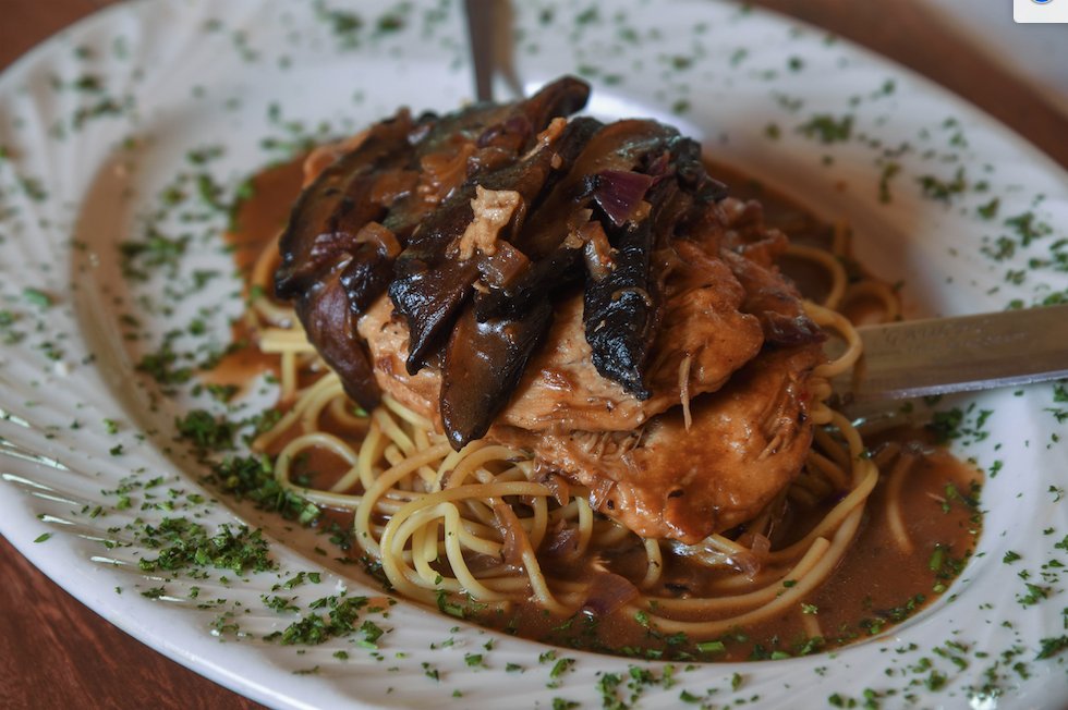 SalsDelray's tweet photo. Feeling hungry? Stop by #Sal’s between 11am-4pm to get our Chicken Marsala special for $11.99. https://t.co/JB53COJB3M