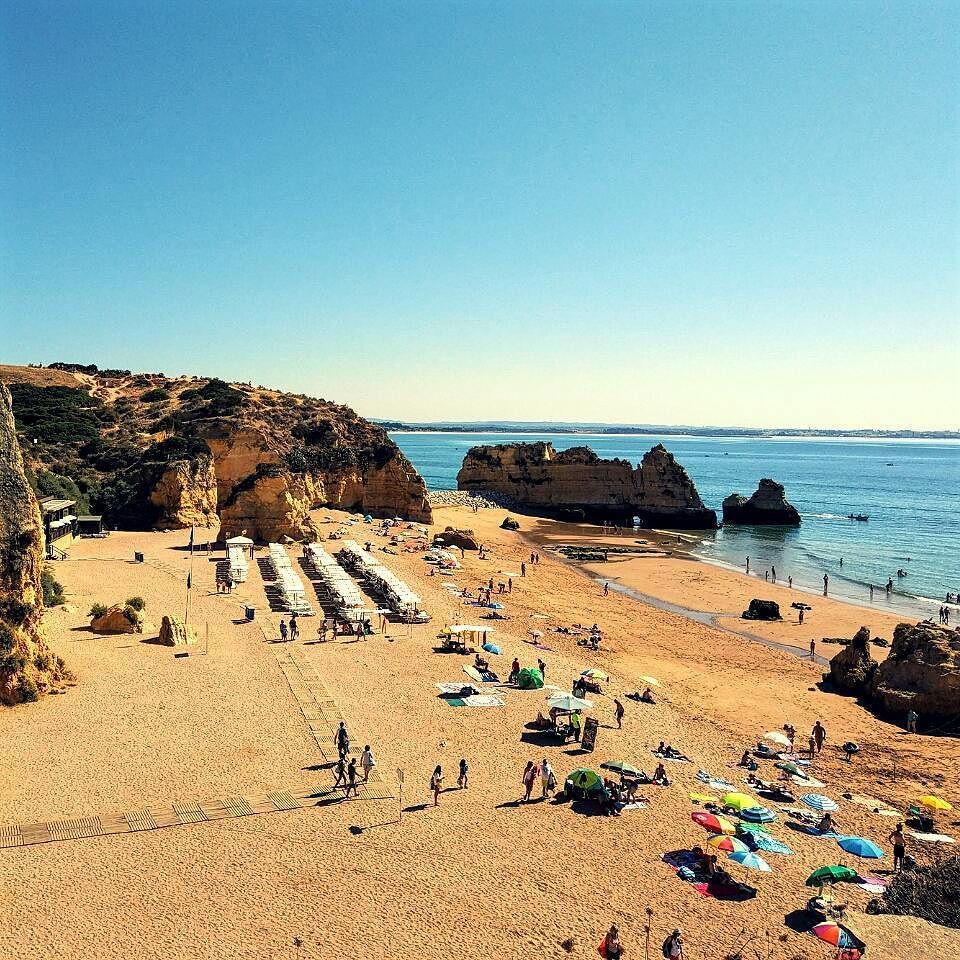elfrau's tweet photo. It's time to relax!!!! #holidays #summer #beach #lagos #portugal #visitportugal #sky #sea #picoftheday #peaceful #… https://t.co/sqhlNvKVnk https://t.co/ZBSU9rgrjH