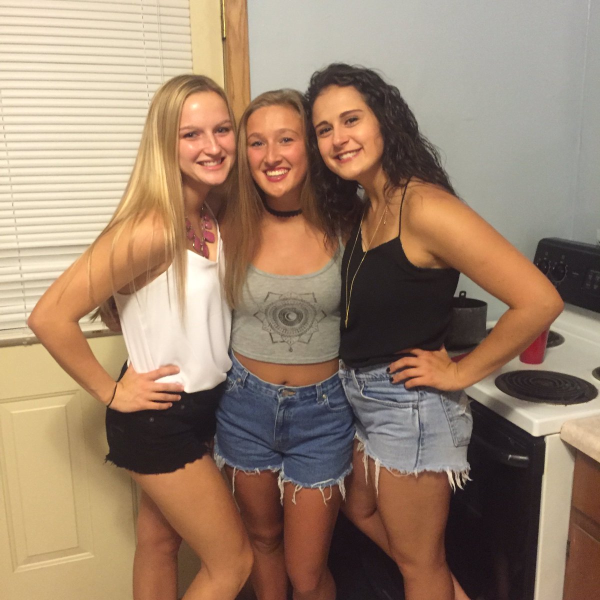 HEYits_SPIN's tweet photo. Finally!! A very special happy birthday to you @Mel_Dur22 can't wait to do this year with you as roomies! Live it up in Vegas today 🎉🎉 https://t.co/BNOhPPzplF