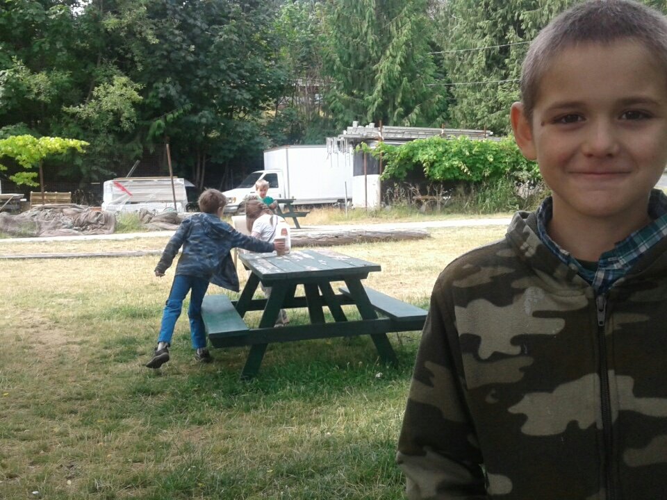 MistickFarm's tweet image. Munchkins at play on my day off