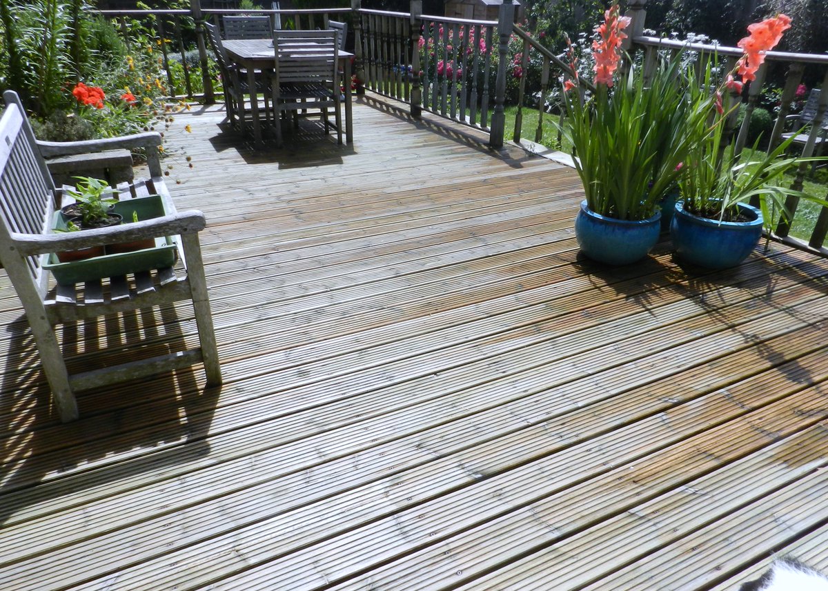 valejetclean's tweet photo. There's nothing worse than slippery decking in your garden! Call #ValeJetClean for a free no-obligation #jetwashing quotation: 02920 700571 https://t.co/LC6ringKDZ