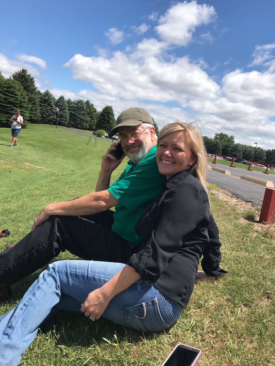 hewittglass's tweet photo. Bystanders?? Had a great time! @HomeDepot2771 @JanaVugteveen https://t.co/NUlxzPPG68