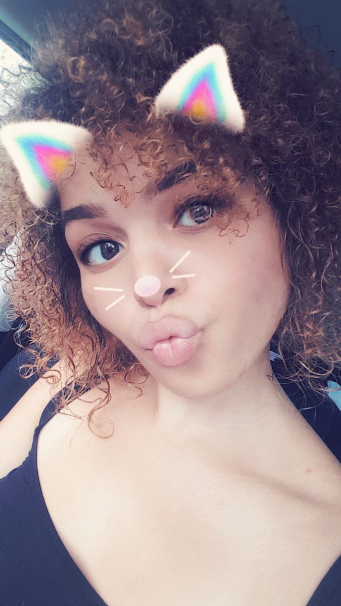 kurvequeen's tweet photo. @renpure got my curls poppin 💅🏼 https://t.co/sbcDryVkST