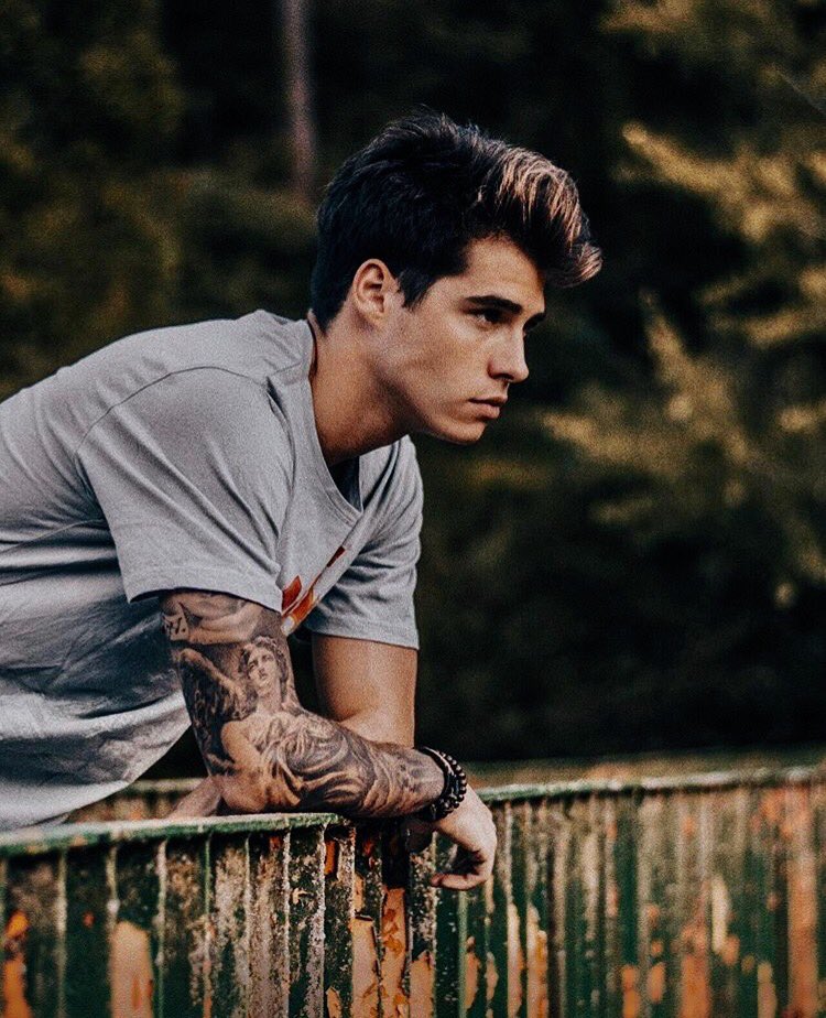 ʟᴇᴛ's ɢᴏ
 ʙʀɪɴɢ ɪᴛ ᴏɴ, 
   ʙᴇᴛᴛᴇʀ ɢɪᴠᴇ ᴜs ᴡʜᴀᴛ ᴡᴇ ᴡᴀɴᴛ, 
          ɪᴛ's ᴛʜᴇ ᴡᴀɴᴅ ғᴏʀ ᴛʜᴇ ᴄʀᴏᴡɴ
              ɪғ ʏᴏᴜ ᴅᴏɴ'ᴛ ɪᴛ's ɢᴏɪɴɢ ᴅᴏᴡɴ