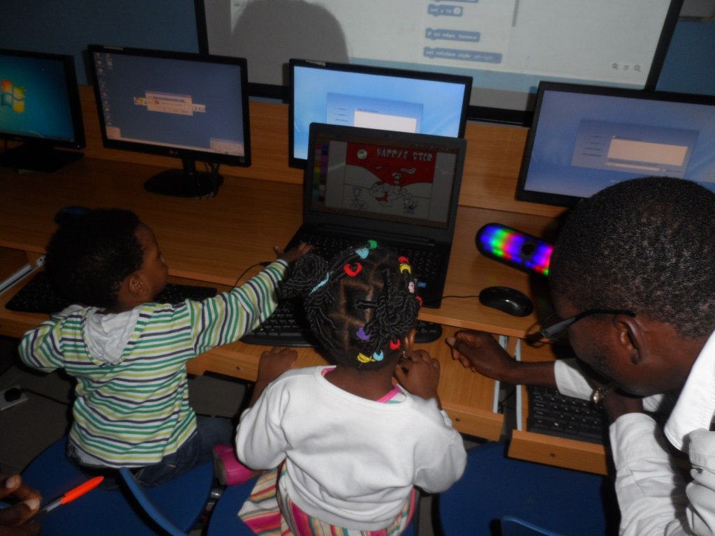 TeenCodersNG's tweet photo. Coding went to another level today. Kids between 1-2 yrs came to learn. Hmm!
#CodeStudio8 #Day1 #EcoleCherryWood #Scratch #Kodu #TeenCoders. https://t.co/6knxlubfJv