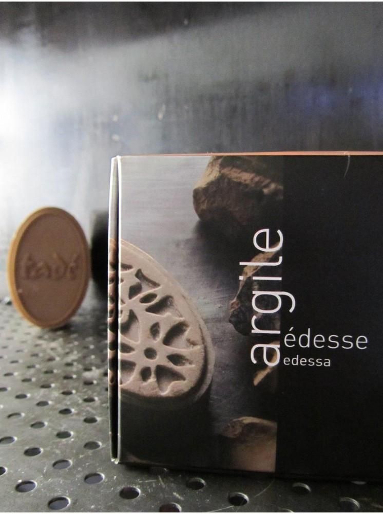 hammambaths's tweet photo. Treat your body with a luxury soap made from olive oil enriched with laurel oil and argile - the legendary red desert clay. 🙏  #hammam https://t.co/cvJ0hGsMqJ