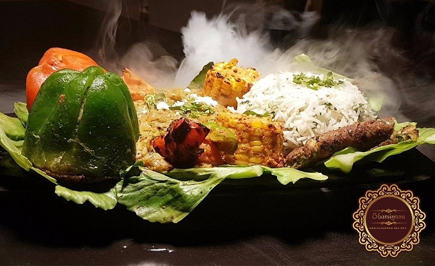 shamiyanarestro's tweet photo. Presenting a sneak peak of smoking INDIANA SIZZLER. 
Why not have a try today!
#Sizzlingtuesdays #foodie #Monsoon2017 https://t.co/qcLt2GdVw9