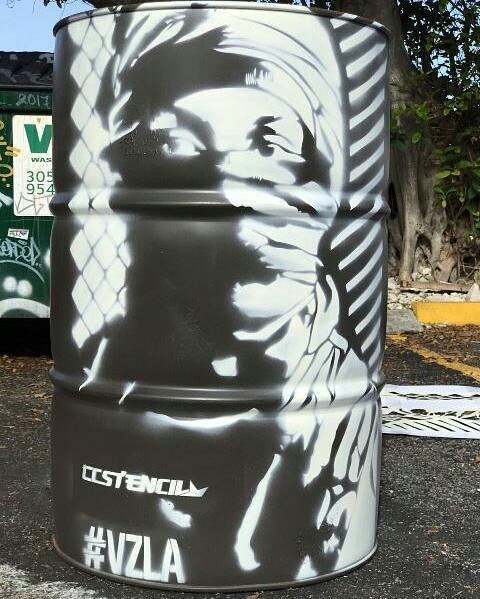 AleAdrianHxC's tweet photo. .@Regrann from @crestametalica - Alex Siniscalchi: “El arte… https://t.co/SWOB2FYRGW #protestas #ccstencil #noticias #prensa #artista https://t.co/s8FXfut38y