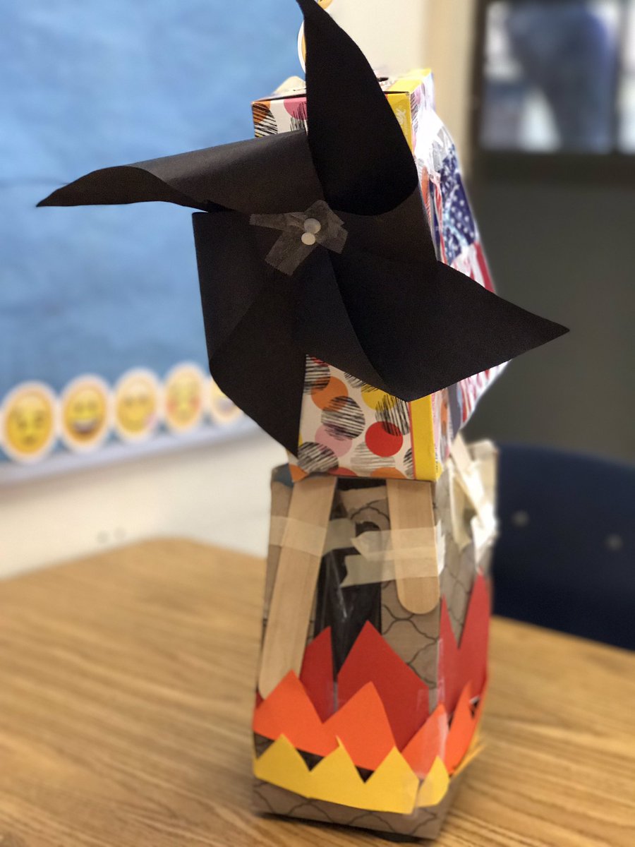 WriteToAchieve's tweet photo. WTA Students inspired by #WilliamKamkwamba #TheBoyWhoHarnessrdTheWind #design and #engineer wind powered turbines. #tinkerlab #STEAM https://t.co/rGrQohGHTP