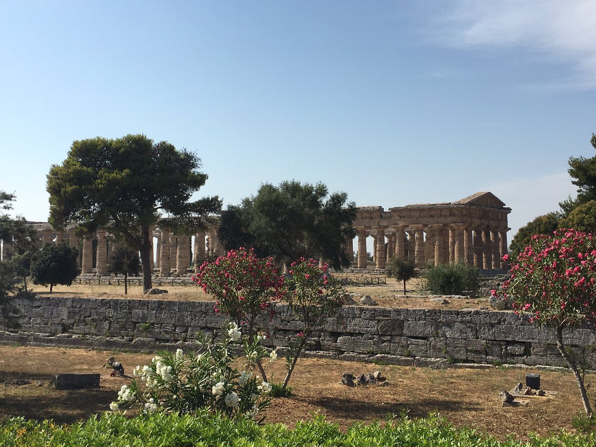 lurgi_m's tweet photo. A Paestum per coordinare le prossime riunioni della #ReteDestSud e per la programmazione turistica 2018 #GiroautoTravel https://t.co/vudTq15SYW