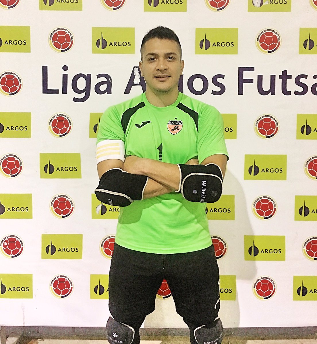andres19845's tweet photo. #ValleOroPuro #CDLyon #JomaSport  #futsala #FutbolSala @JomaSport #futbolemotion @FutbolEmotionFS @futbolemotion https://t.co/Af6aEL5tBL