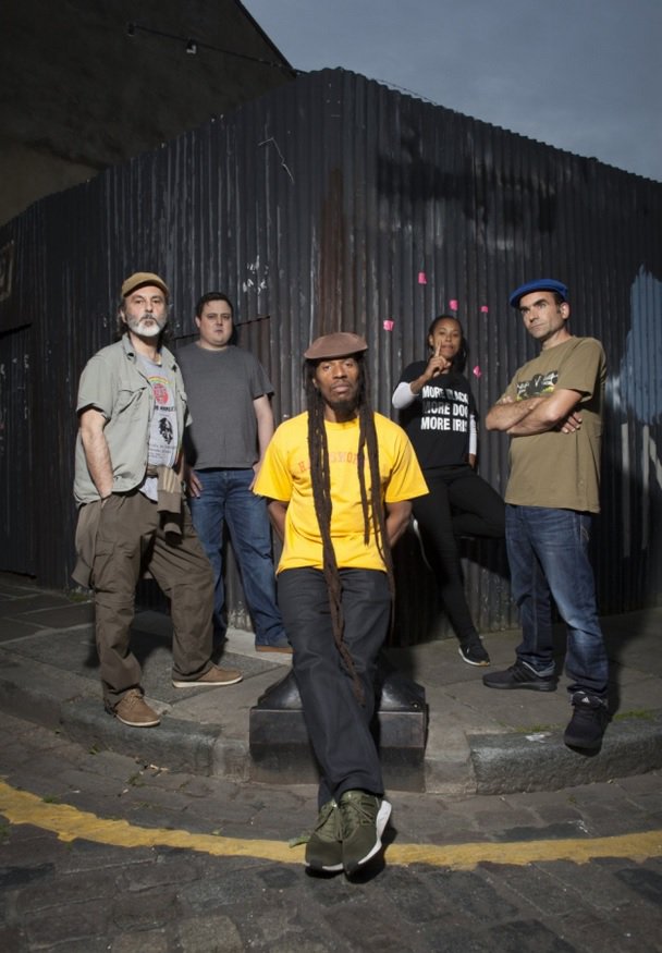 BZephaniah's tweet photo. Benjamin Zephaniah and The Revolutionary Minds. Dubbing down WOMAD.

https://t.co/m8iKQSbNgG https://t.co/ohZCHAN7Zl