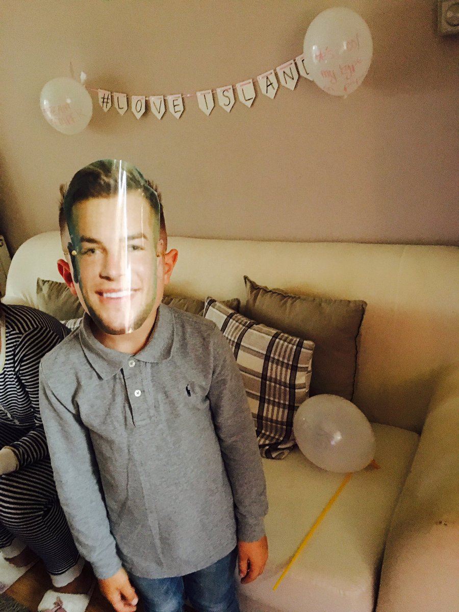 kirstmarie1990's tweet photo. My mini Chris #lovrisland #minichris #teamchris #loveislandfinal #loveisland2017 https://t.co/Y2fh18CAXU