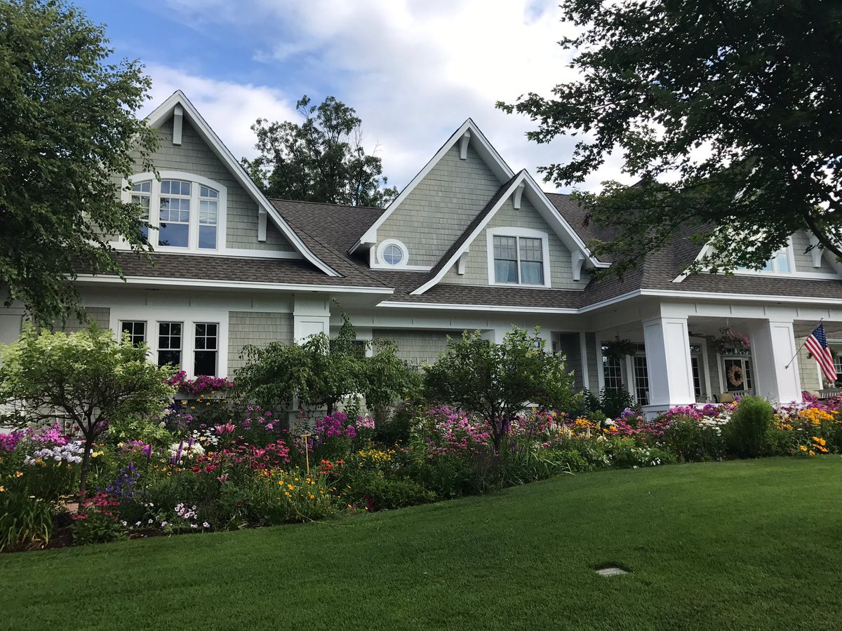 IrrigationMN's tweet photo. Drip irrigation makes all the difference! #InnovativeSuccess #minnetonka #plymouth #maplegrove https://t.co/1krisCxUDM