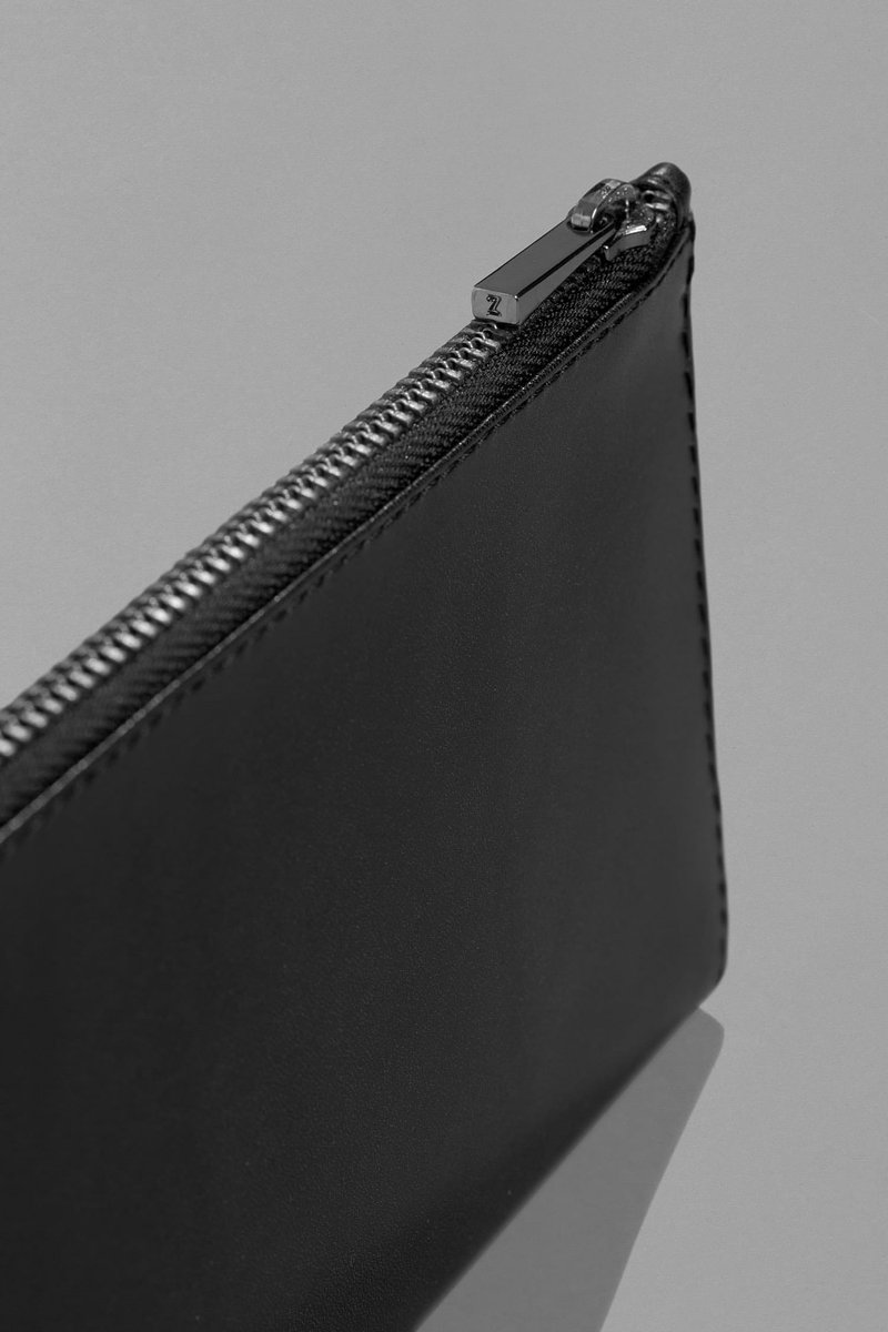 minimalissimo's tweet photo. Zip-it. A superbly designed, minimalist leather collection by @dudubags.
—
https://t.co/aJazcsSyHz
#minimalism #fashion https://t.co/j7JJF2pb26