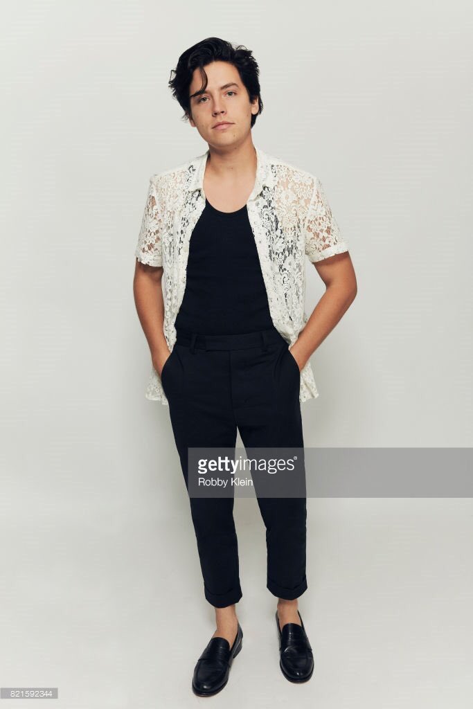 Bughead Updates On Twitter Photos Cole Sprouse Comic Con 2017