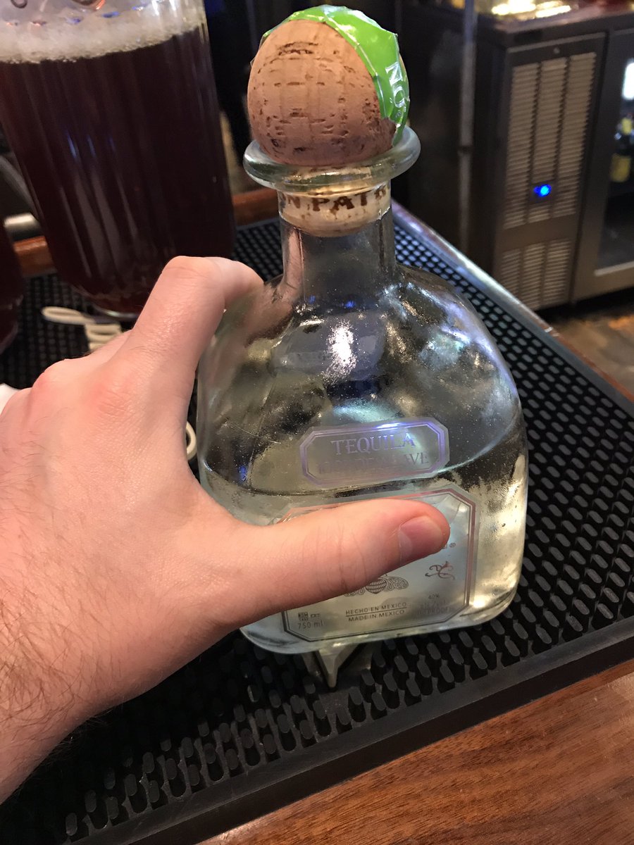 ChrisYoungMusic's tweet photo. It's National Tequila day! #AwNaw https://t.co/HIbyjYijOw