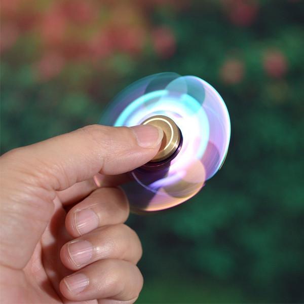 ShopAtShowcase's tweet photo. #SALE! Buy One Metal #Spinner Get 3 FREE! 😱 Select styles valued at $9.99 🌀 Shop now! https://t.co/ly8hhAJT3M  #ShopAtShowcase https://t.co/oarQMVmrDY