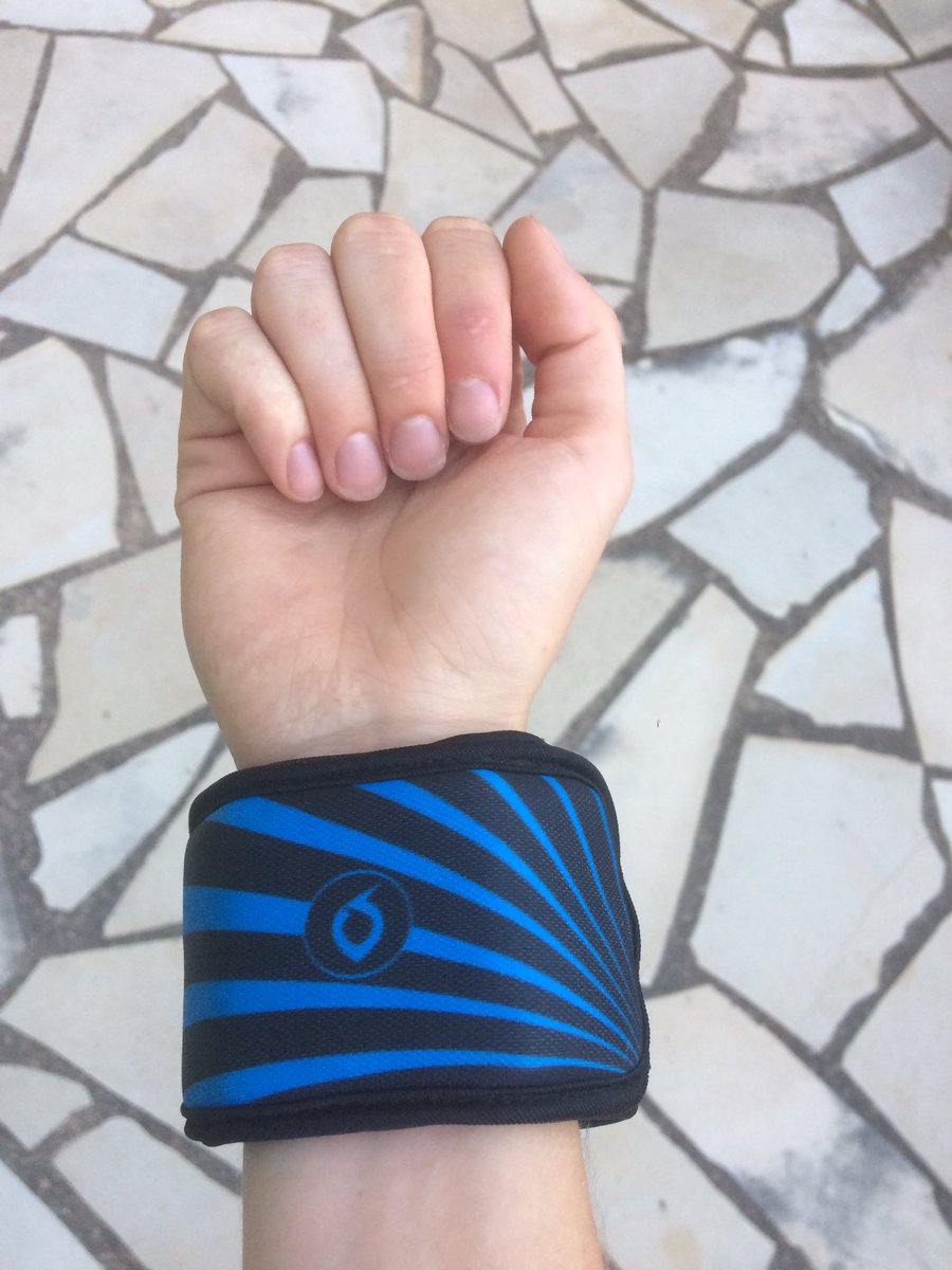 EmilyDudgeon's tweet photo. Meet my new best friend from @DhamaUSA 1st session done in nearly 30 degrees
When the ☀️ makes you 😓, it makes you ⛄️😀
Light as a Garmin ✅ https://t.co/xJHcvDqqrj