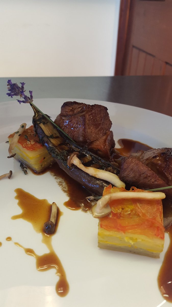 MBChef1's tweet photo. Lamb or duck?@StanbrookAbbey @thechefsforum @ThePigGuide @Craft_Guild @CanteenTweets @ElisabeTopChef #AAhospitality #happycheffie https://t.co/dGqKCmtwjS