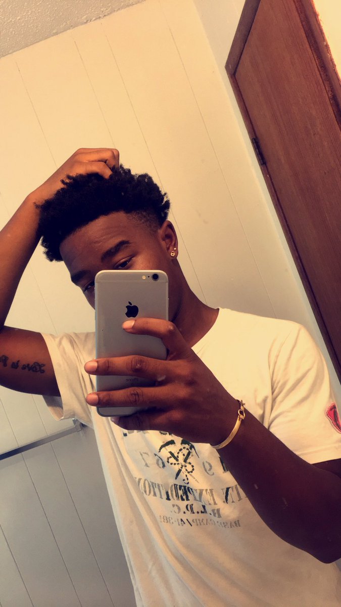 Aderemi340's tweet photo. #SecondPiercing https://t.co/QbiM3xcLdz