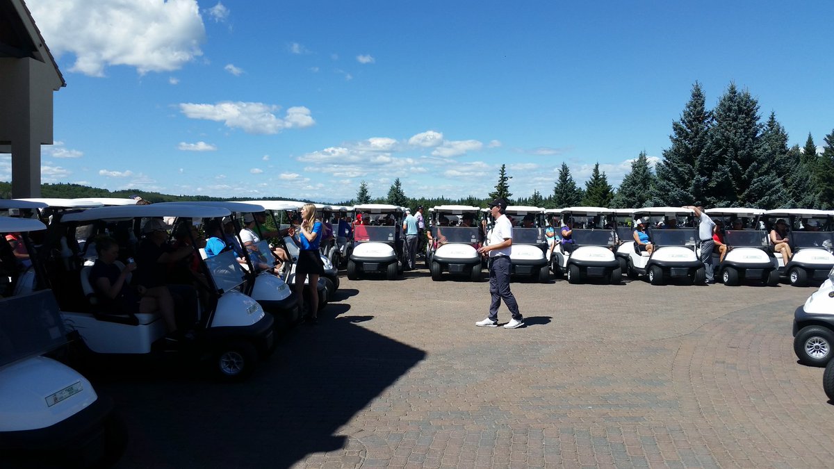pgaofalberta's tweet photo. Groups are heading to their holes for the @EFWRadiology #ProLadySouth at @glencoegcc. Course is in great shape! https://t.co/JoBOcsATRE