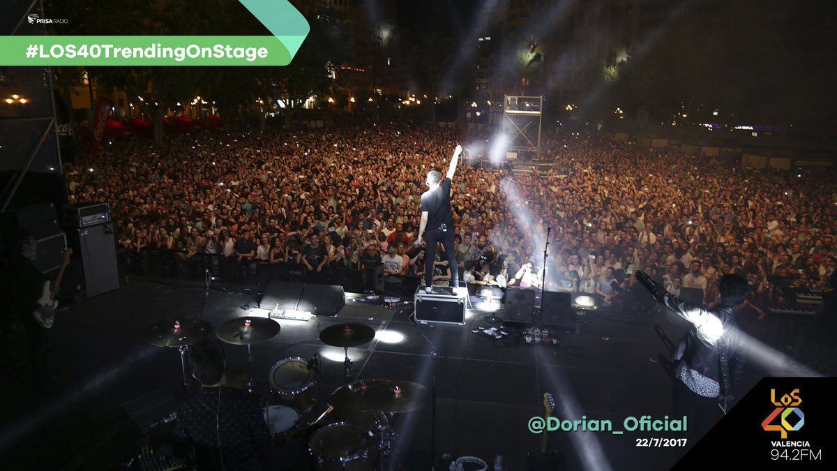 LOS40Valencia's tweet photo. Aquí tienes https://t.co/Bo0bSocnXR las mejores fotos de @Dorian_Oficial en #LOS40TrendingOnStage #GranNitVLC con @Los40_Spain https://t.co/61xF9iRjw3