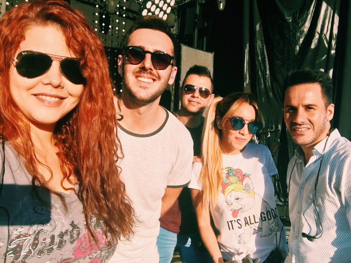 costaoesteorq's tweet photo. Ya estamos aquí #Guillade 👋
Arrancamos a las 23h el primer pase de #ALoLocoTour 🔥 ¡os esperamos! ♥️
#orquestacostaoeste #costaoeste2017 https://t.co/yi2bpETHfy