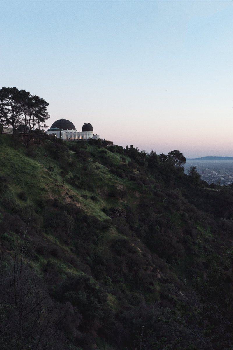 AboveSixtyBH's tweet photo. No better way to wrap up your day at the Griffith Observatory than on the Above SIXTY rooftop!  #AboveSIXTYBH #SIXTYbevhills #SIXTYhotels https://t.co/0eUQbxk8UZ