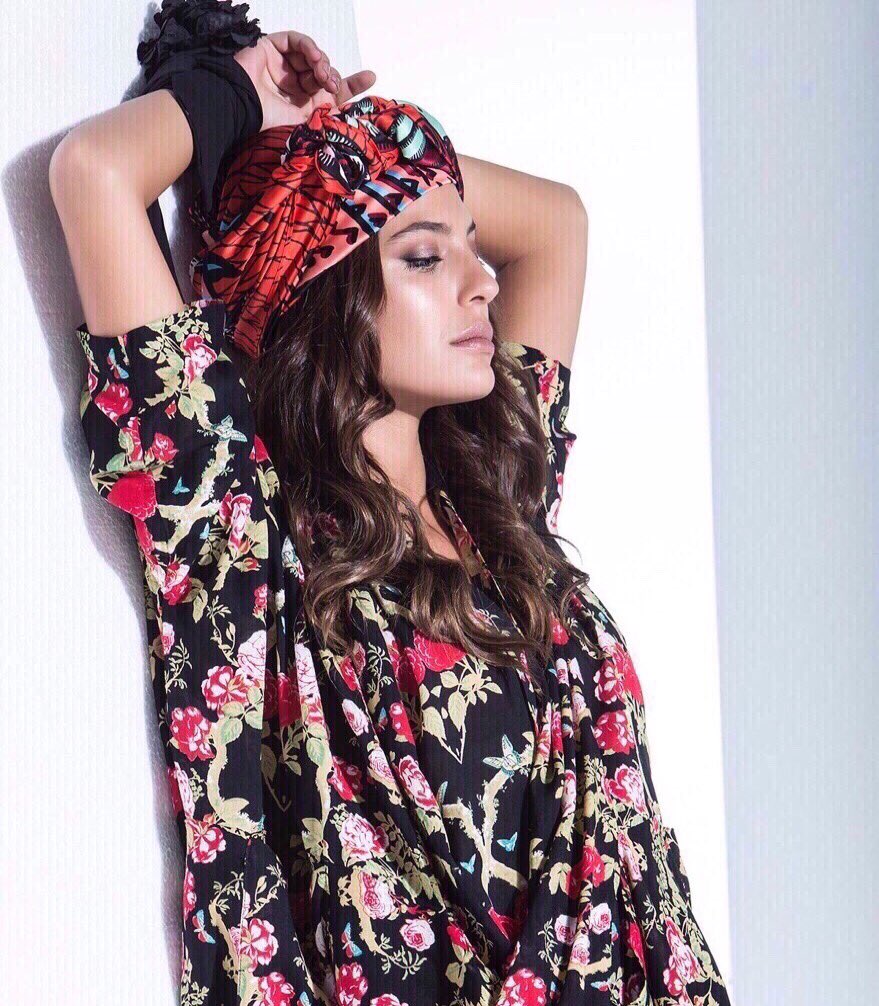ASMMAGAZINE's tweet photo. Very summery! Las #tendencias más 🔝con la actriz #MariaGuinea https://t.co/1BxwenkQEZ