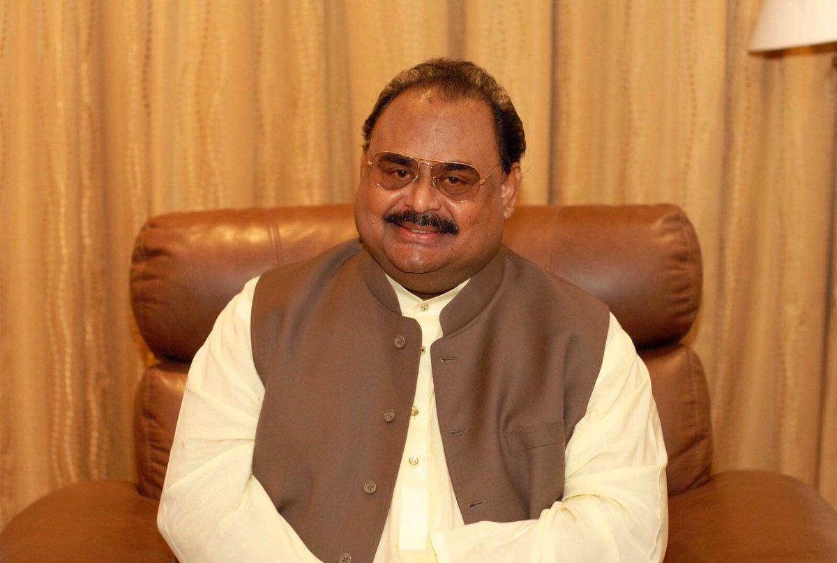 comrade____'s tweet photo. اگر الفاظ میرے بس میں ھوں تو نا جانے کیا  لکھوں

تجھ ہی کو  ابتدا لکھوں تجھ ہی کو  انتہا لکھوں. https://t.co/FhNUyYdfKf