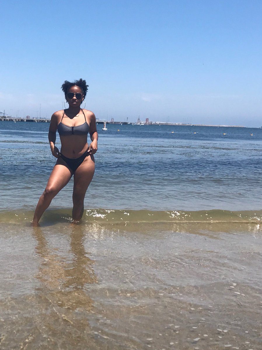 yothatslia's tweet photo. Beach vibes 🌊👙 https://t.co/yTXd850Nfw