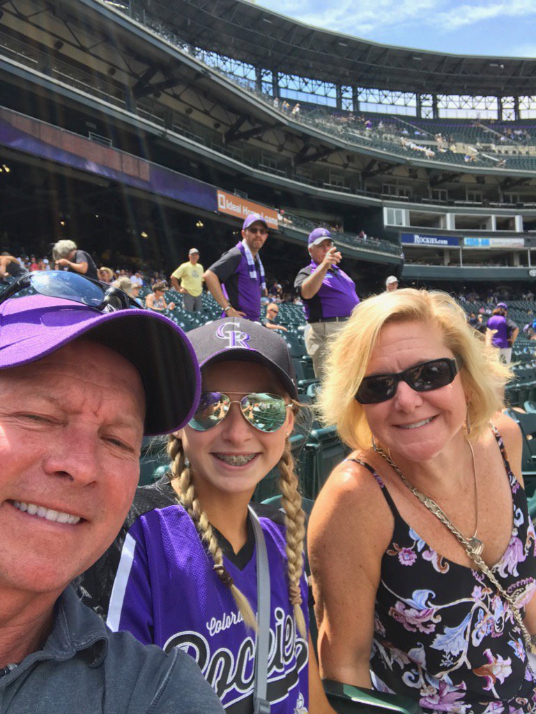 Reneelpcb's tweet photo. #ilovecoorsfield https://t.co/MpG92TExFb