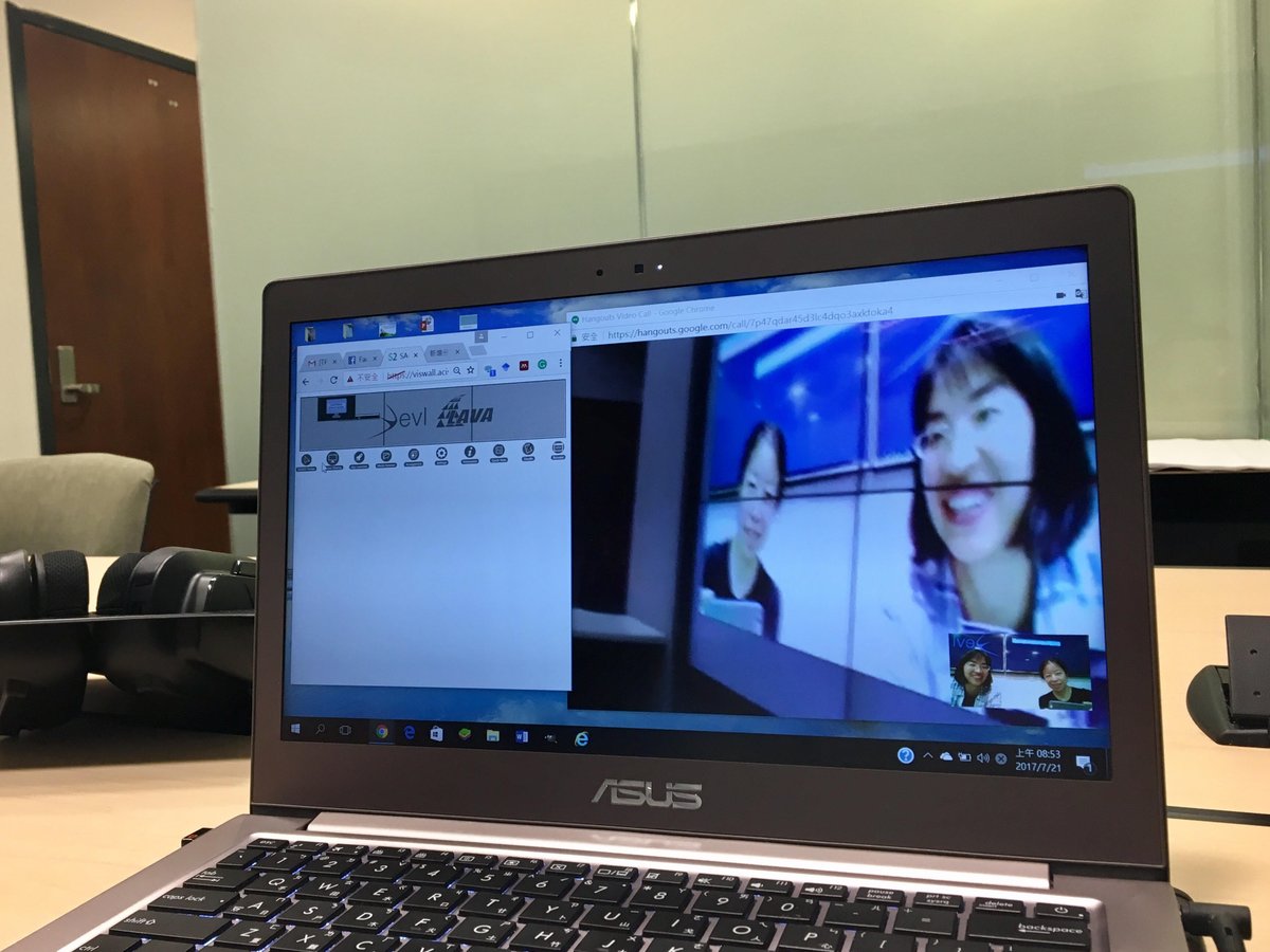 GlobalCENTRA's tweet photo. .@globalCENTRA postdoc Hui Ping Tsai demos Image-based Modeling of soil loss after dam failed #visualization #Potree #SAGE2 #pointcloud pt.1 https://t.co/IjSBrkKmvT