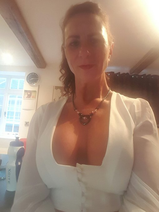 Evening boi'z hope your all hanging well! As the bottle says...xcite! The twins always do don't you agree