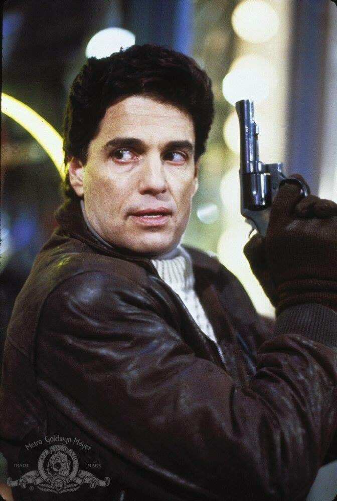 Happy birthday Chris Sarandon who turns 75 today    ... 