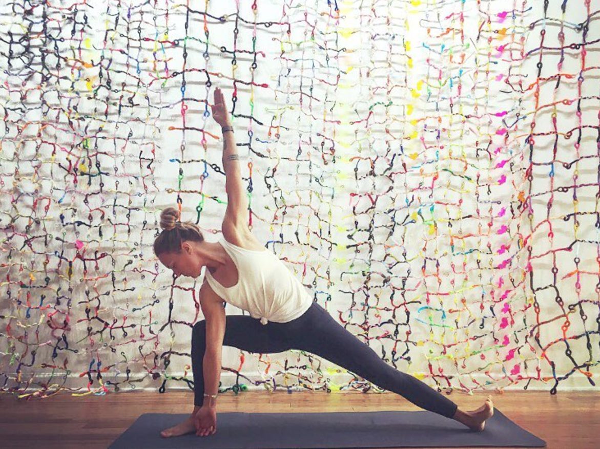 vitalproteins's tweet photo. Try this morning yoga sequence to kick your week off the right way https://t.co/hExlmVqk1D https://t.co/LhBZDKyYHt