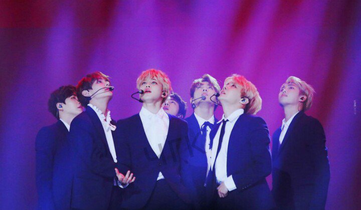 Когда видишь самолёт летящий в Корею.