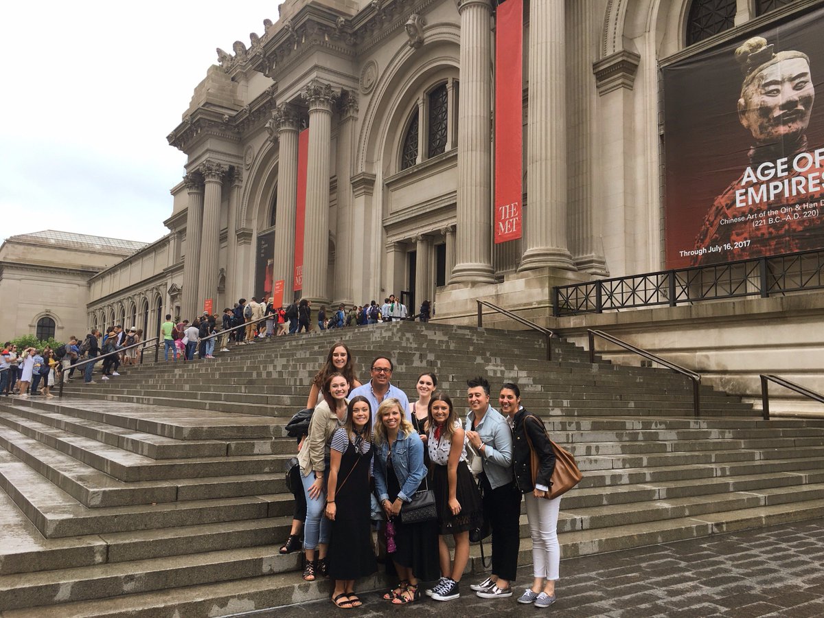 qvccareers's tweet photo. QVC Fashion Stylists field tripped to the Met! QVC is hiring for On-Call Fashion Stylists! Details here: https://t.co/sC7pyINjnO #QVCFunJob https://t.co/dDDVxaB62U