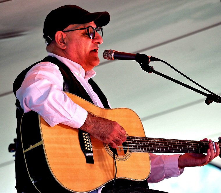 BluesHour's tweet photo. @uptonblues @BluesmanMikeF Then theres #UptonBlues Bluesman Mike Francis on Friday and Becky Tate from Sunday Meadow Stage thanks to Alan White Early Blues #BluesHour https://t.co/mhwtiff5JT