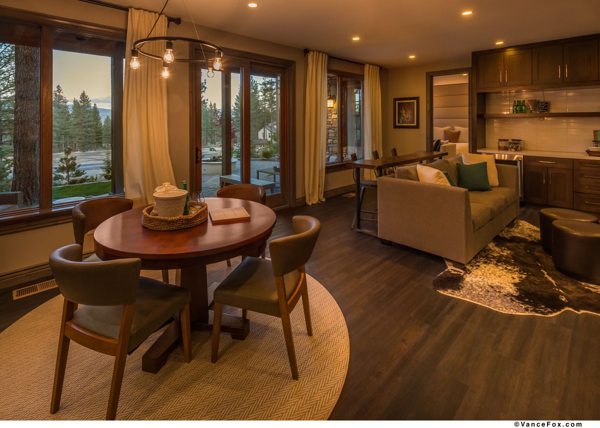 ParcForet's tweet photo. Look at this game room found in our custom model at #Parcforet in #Montreux😍
#workhardplayhard #luxurylifestyle #gatedcommunity #renotahoe https://t.co/mkJuu7vpu6