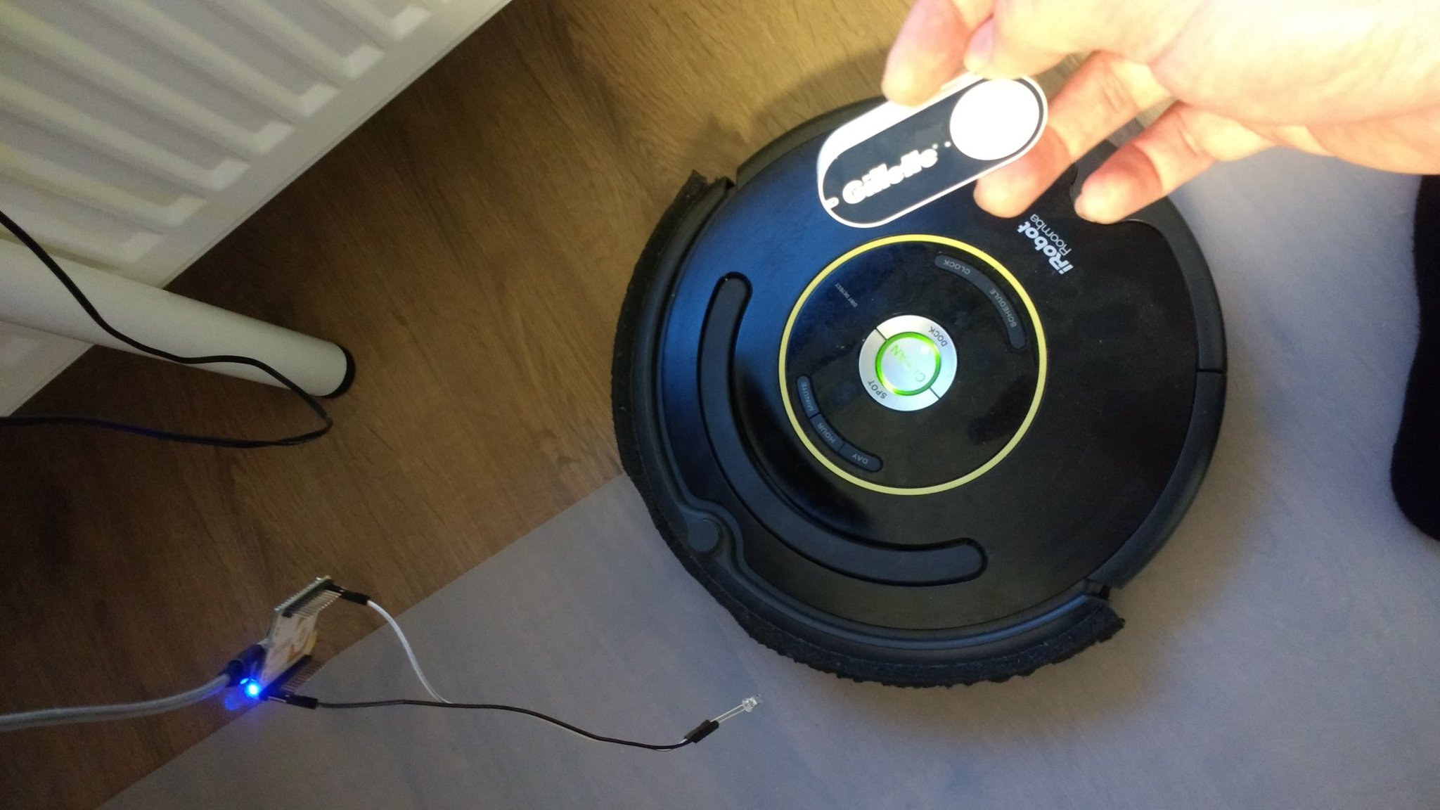 Branca on Twitter: "Amazon Dash Button -&gt; libpcap -&gt; ---MQTT--&gt; ESP8266 -&gt; -&gt; "Roomba clean" https://t.co/QqOAoIfBhn" / Twitter