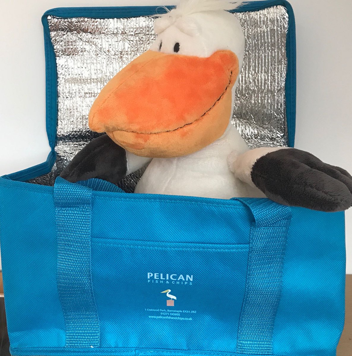 thepelicanfish's tweet photo. KEEP YER PELLY WARM!!! For the bargain price of £2.99 this reusable #takeaway bag could be yours. Available over the counter @thepelicanfish https://t.co/hhtQSSk8G8