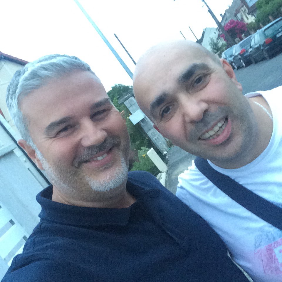 frankymontana's tweet photo. ... pratiquement 35 ans que je vois cette même gueule !!!
#FunkyMaestro #Tecnik #FrankyMontana #Frérot #Brother #CHK #Rap #HipHop #OldTimerz https://t.co/blM97aatA4