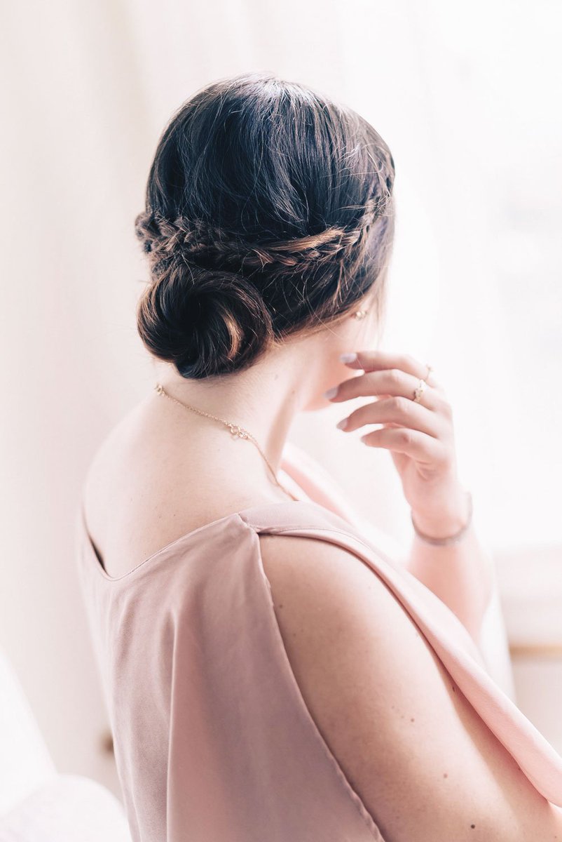 ToVogueOrBust's tweet photo. #ad 3 heat tool free summer wedding hairstyles on TVOB today w/ @JohnFriedaCA & @LondonDrugs: https://t.co/NFgDIRRcCc #johnfriedastyle https://t.co/5lEDZyRiyH
