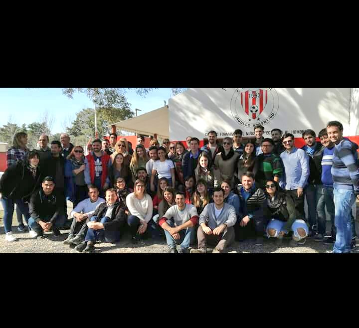 NosVeranVolver's tweet photo. En San Fco. en las calles de "las 800", luego con los jóvenes del "Club Juventud Unida de San Fco.", y tarde en el comedor "Los Pequeñitos" https://t.co/6NggHphjmr